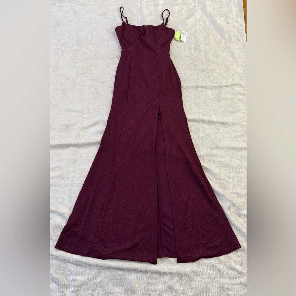 Windsor Burgundy Glitter Formal Dress – Size M, New with Tags